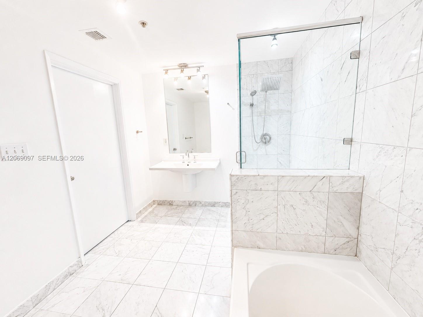 A12069097 Property Photo 15