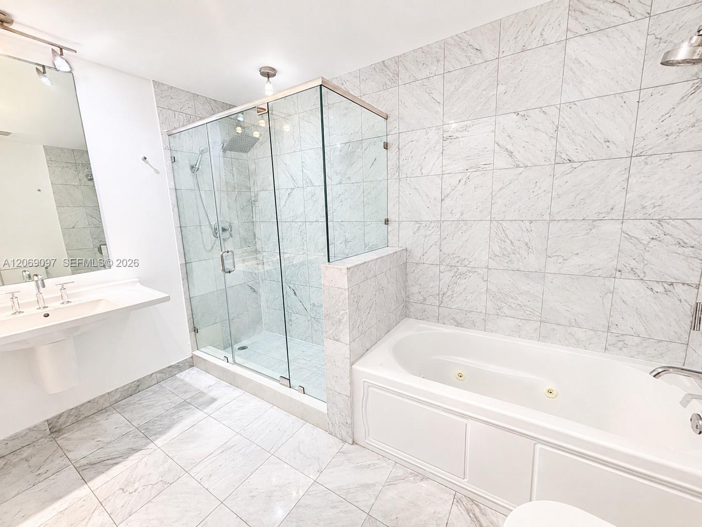 A12069097 Property Photo 16