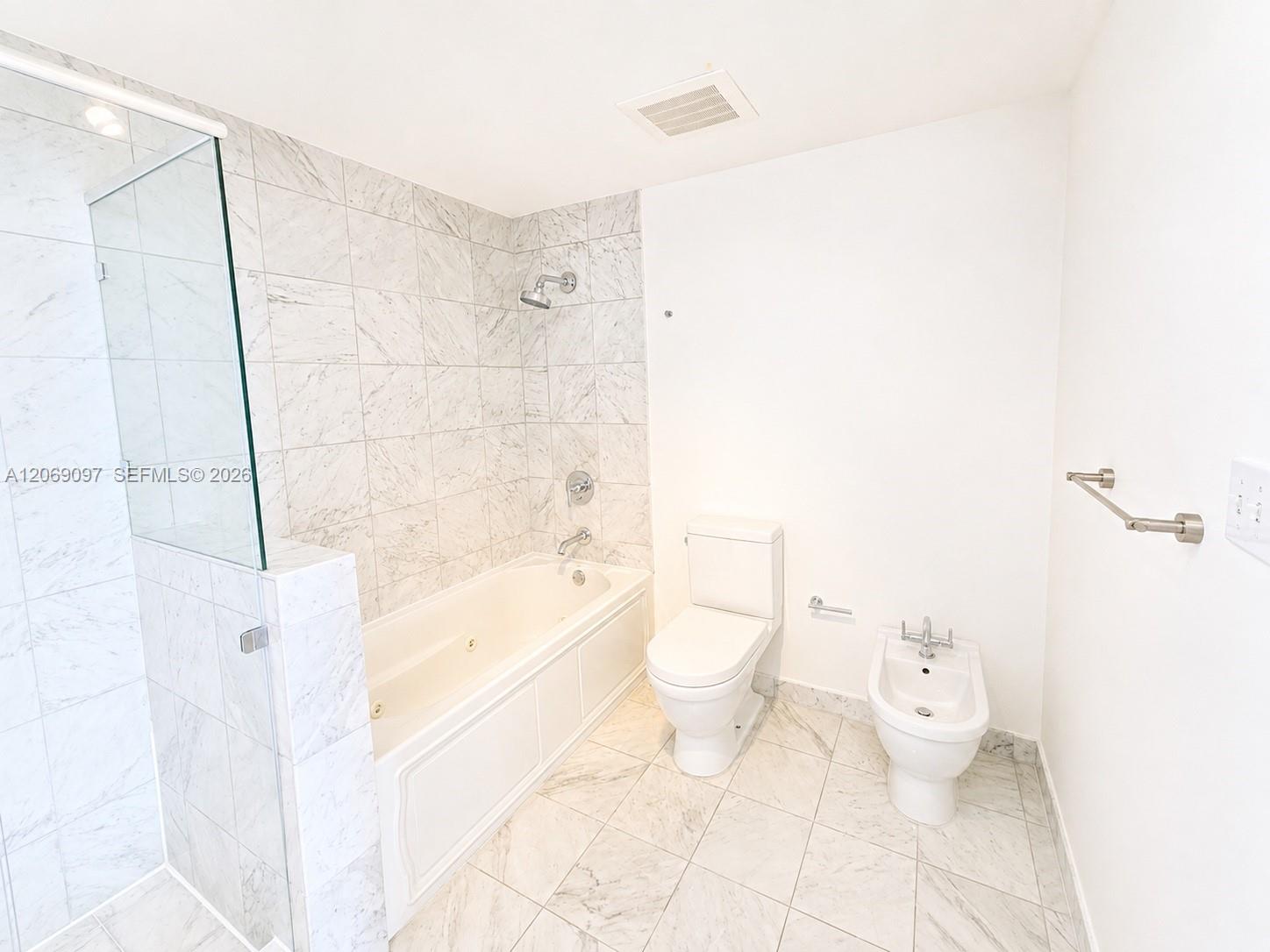 A12069097 Property Photo 17