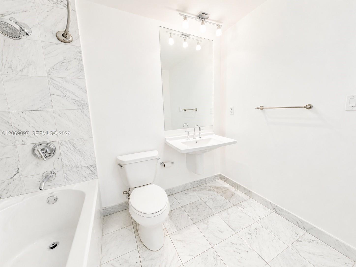 A12069097 Property Photo 21