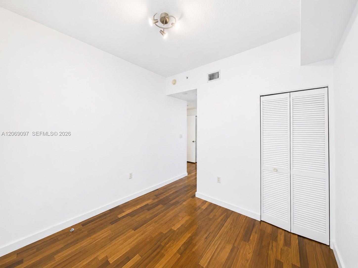 A12069097 Property Photo 22