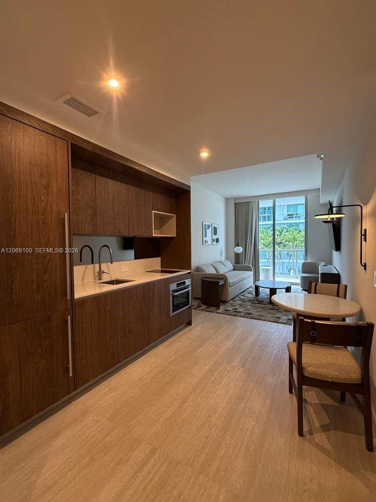 1611 Sw 2nd Avenue 610 Property Photo 5