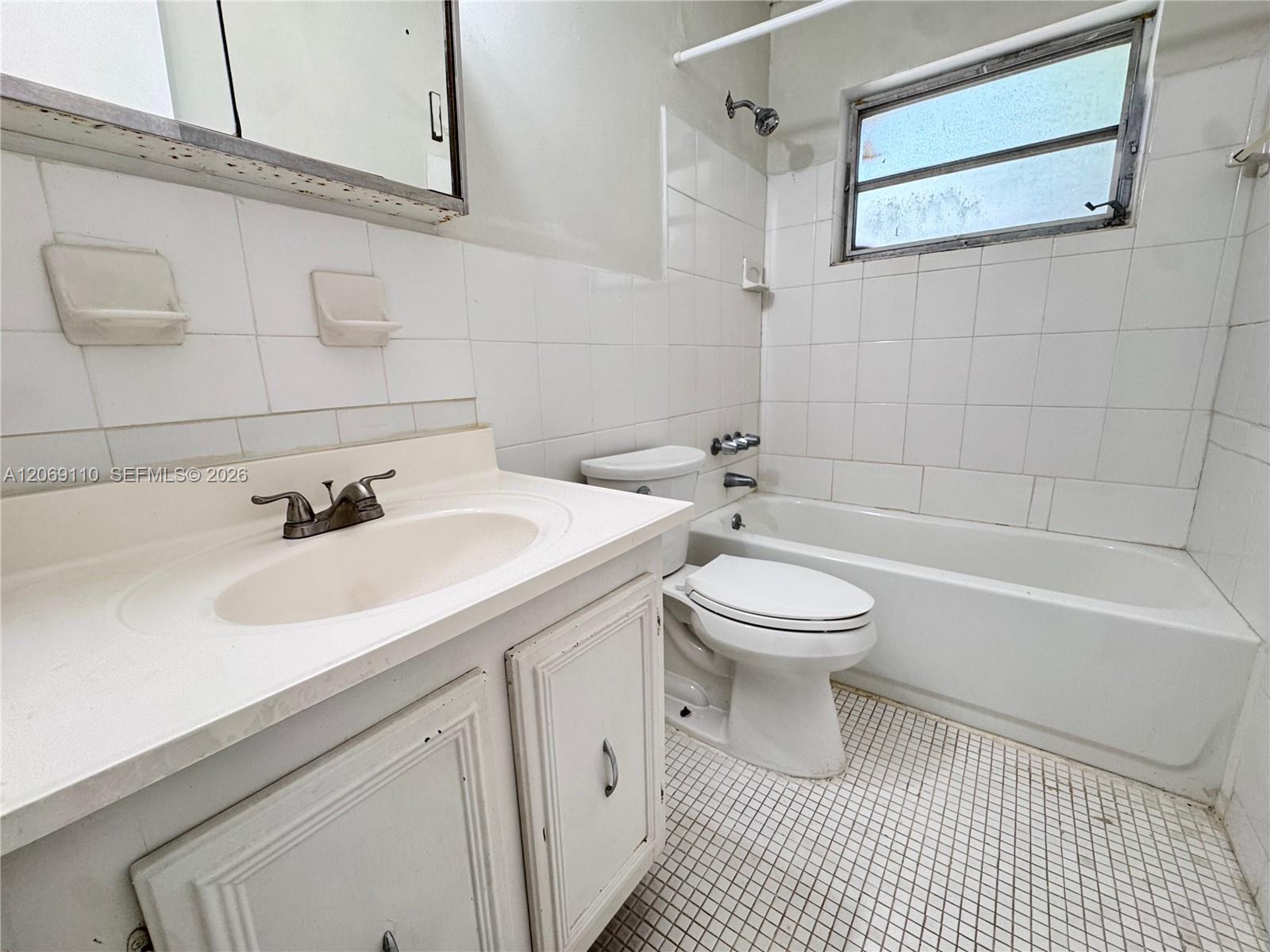 3265 Griffin Road 202 Property Photo 6