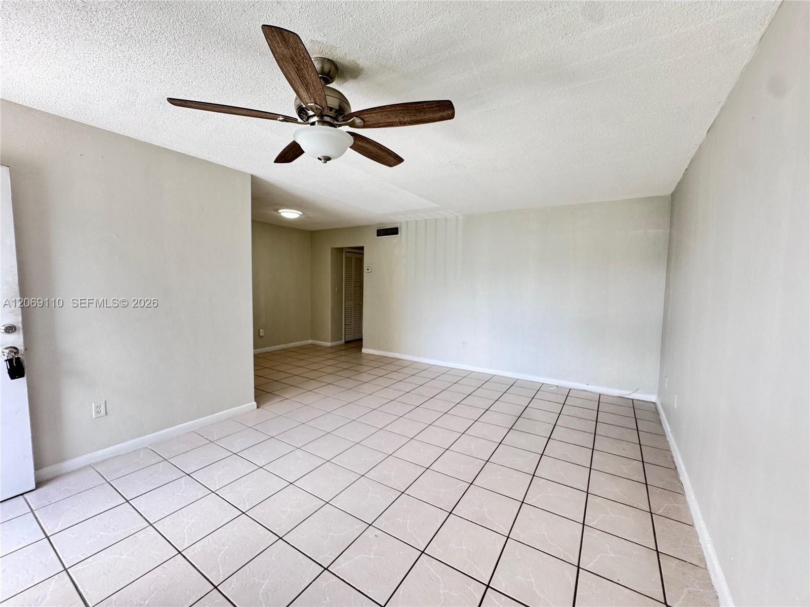 3265 Griffin Road 202 Property Photo 12