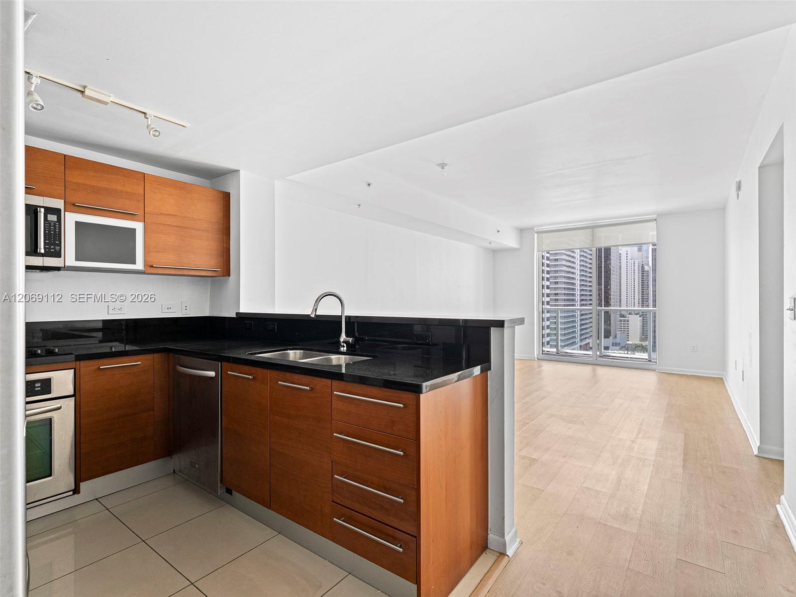 244 Biscayne Boulevard 2109 Property Photo 10