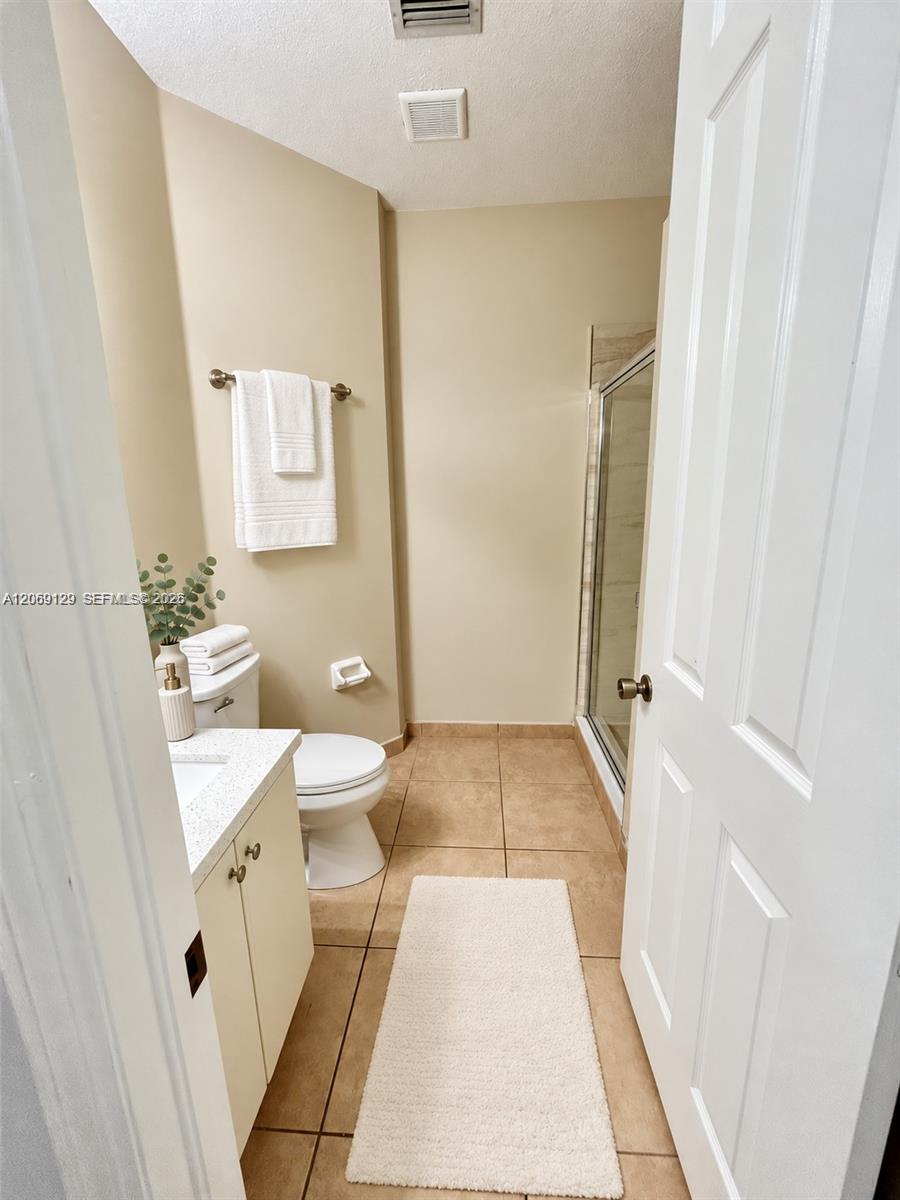 607 Ne 35th Avenue 607 Property Photo 9