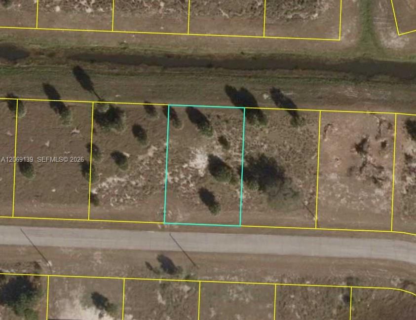0 Saturn Loop Property Photo 4