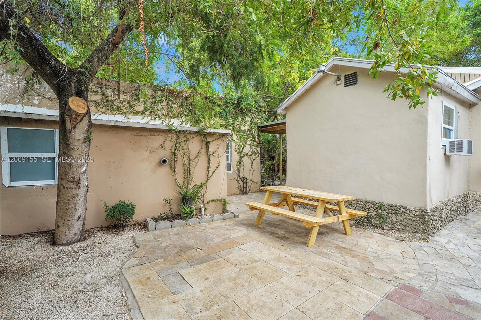 31 Ne 53rd Street Property Photo 20