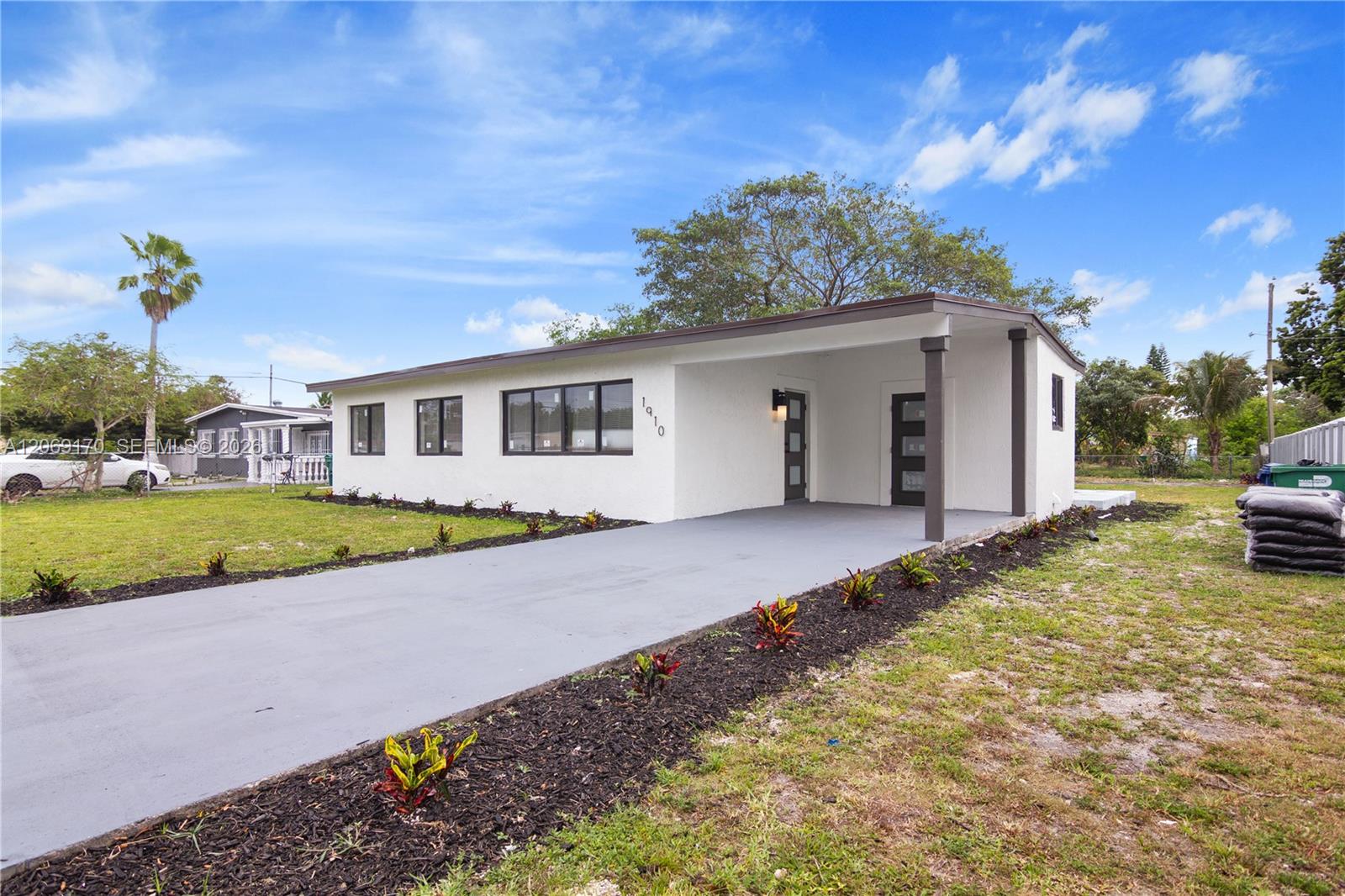1910 Nw 134th Street Property Photo 3