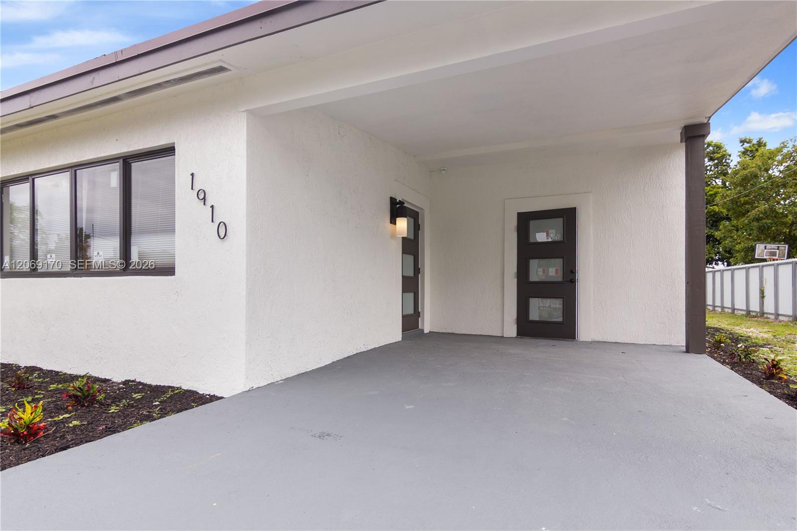 1910 Nw 134th Street Property Photo 4