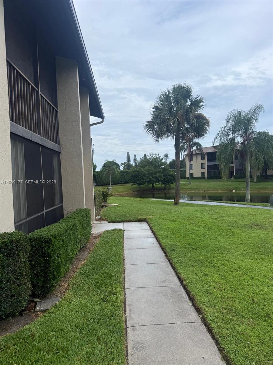 529 Shady Pine Way B2 Property Photo 10