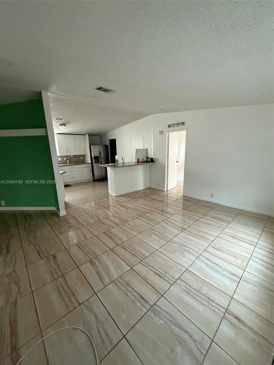 A12069189 Property Photo 6