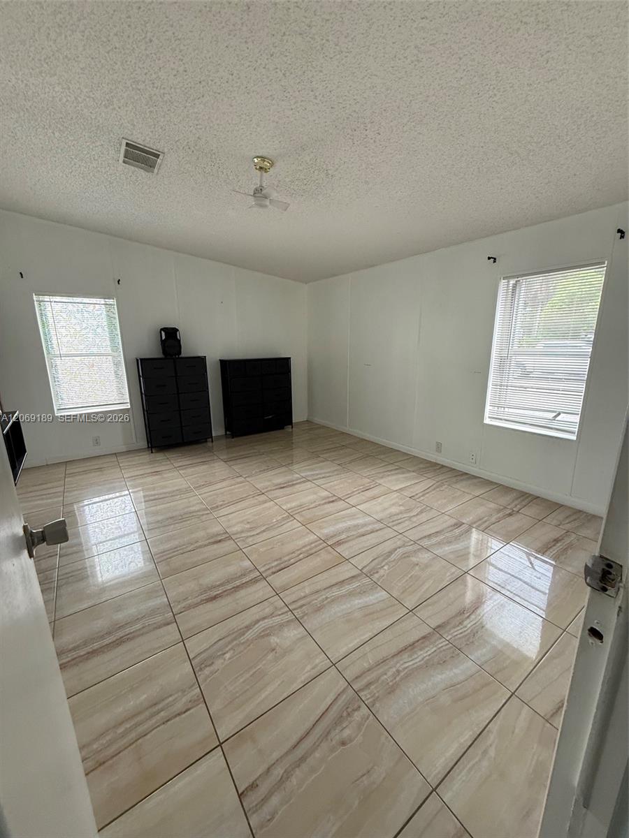 A12069189 Property Photo 7