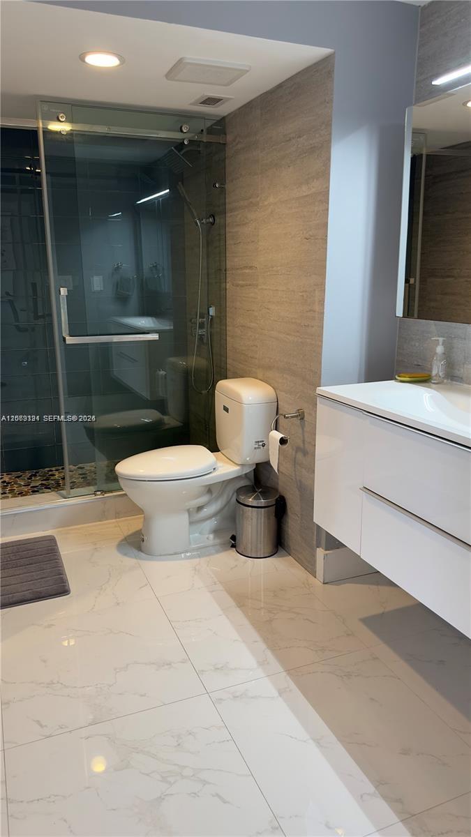 300 Bayview Drive 1102 Property Photo 15