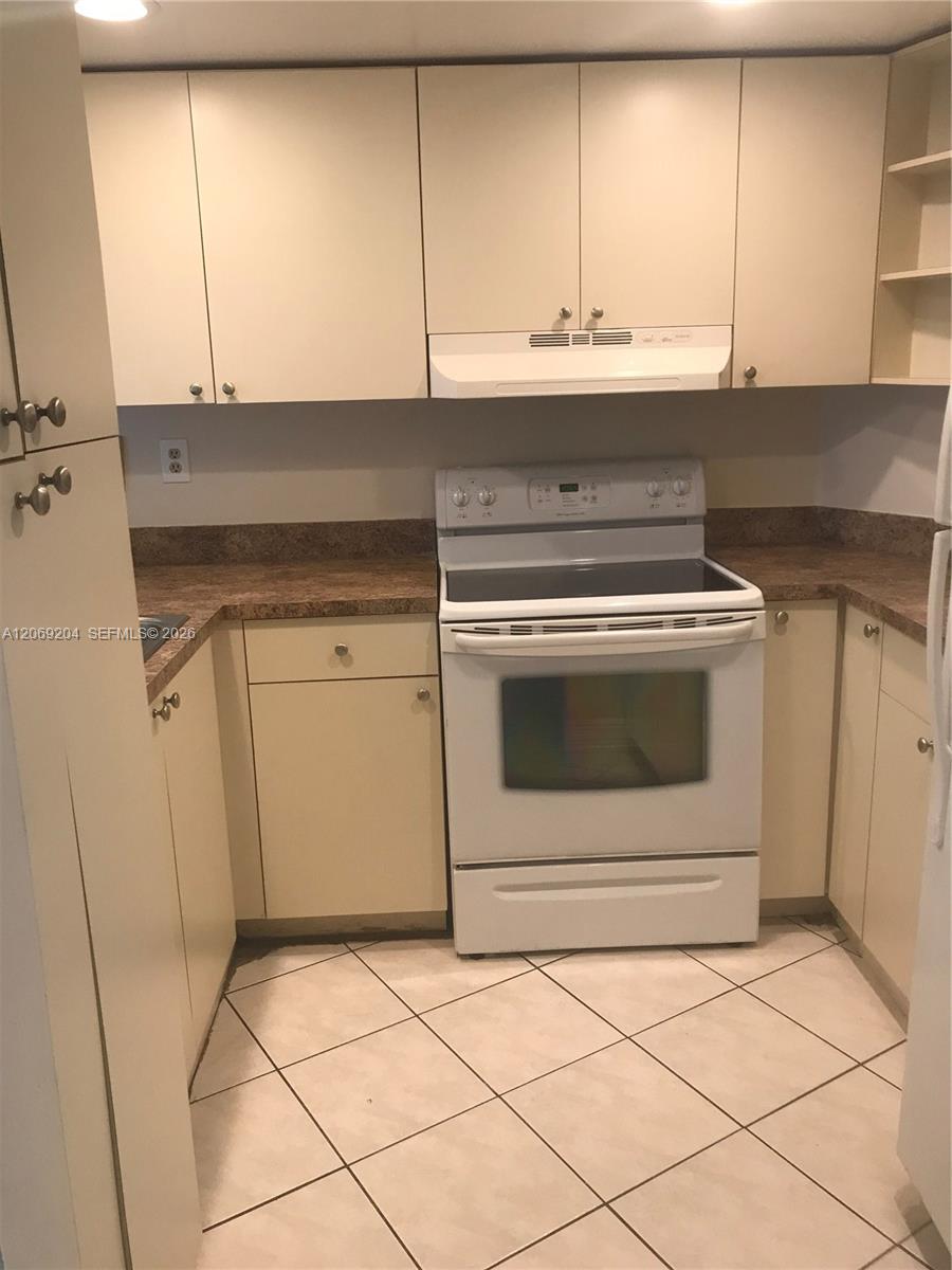7125 NW 186th Street B106 Property Photo 1