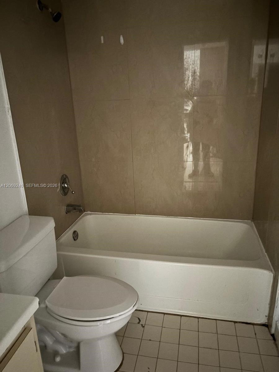 7200 Nw 179th Street 310 Property Photo 5