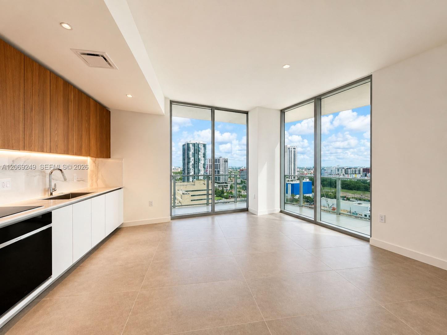 1400 Biscayne Boulevard 1807 Property Photo 2