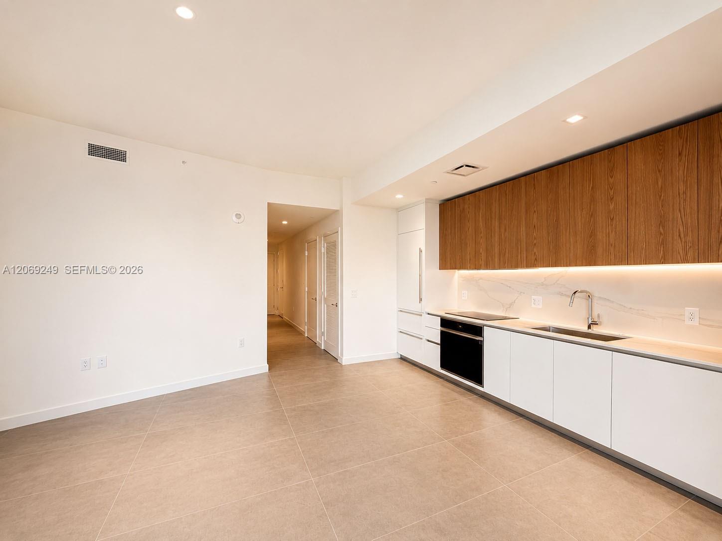 1400 Biscayne Boulevard 1807 Property Photo 6