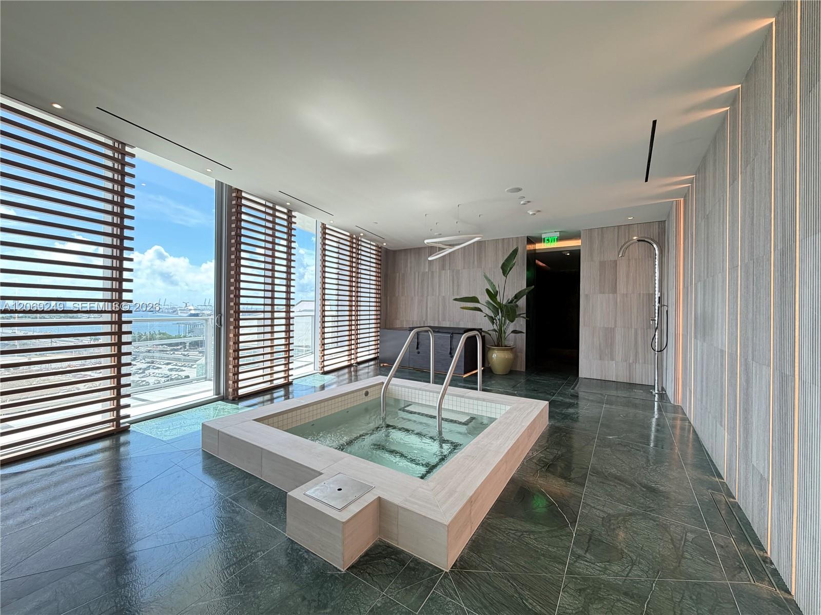 1400 Biscayne Boulevard 1807 Property Photo 17