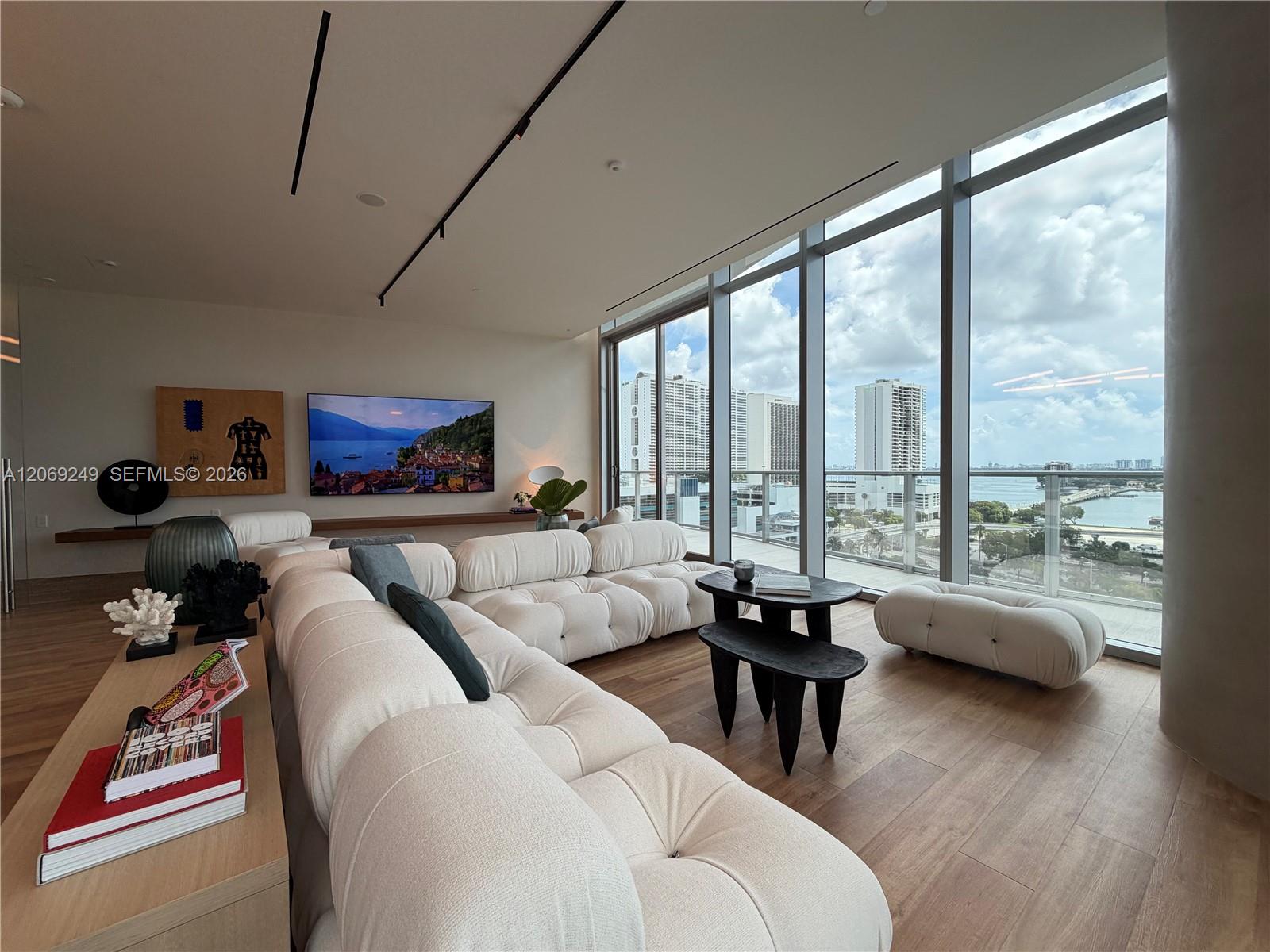 1400 Biscayne Boulevard 1807 Property Photo 48