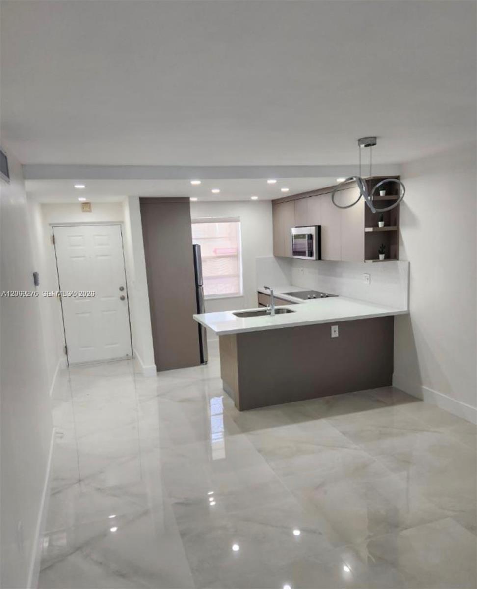 9440 Fontainebleau Boulevard 508 Property Photo 1