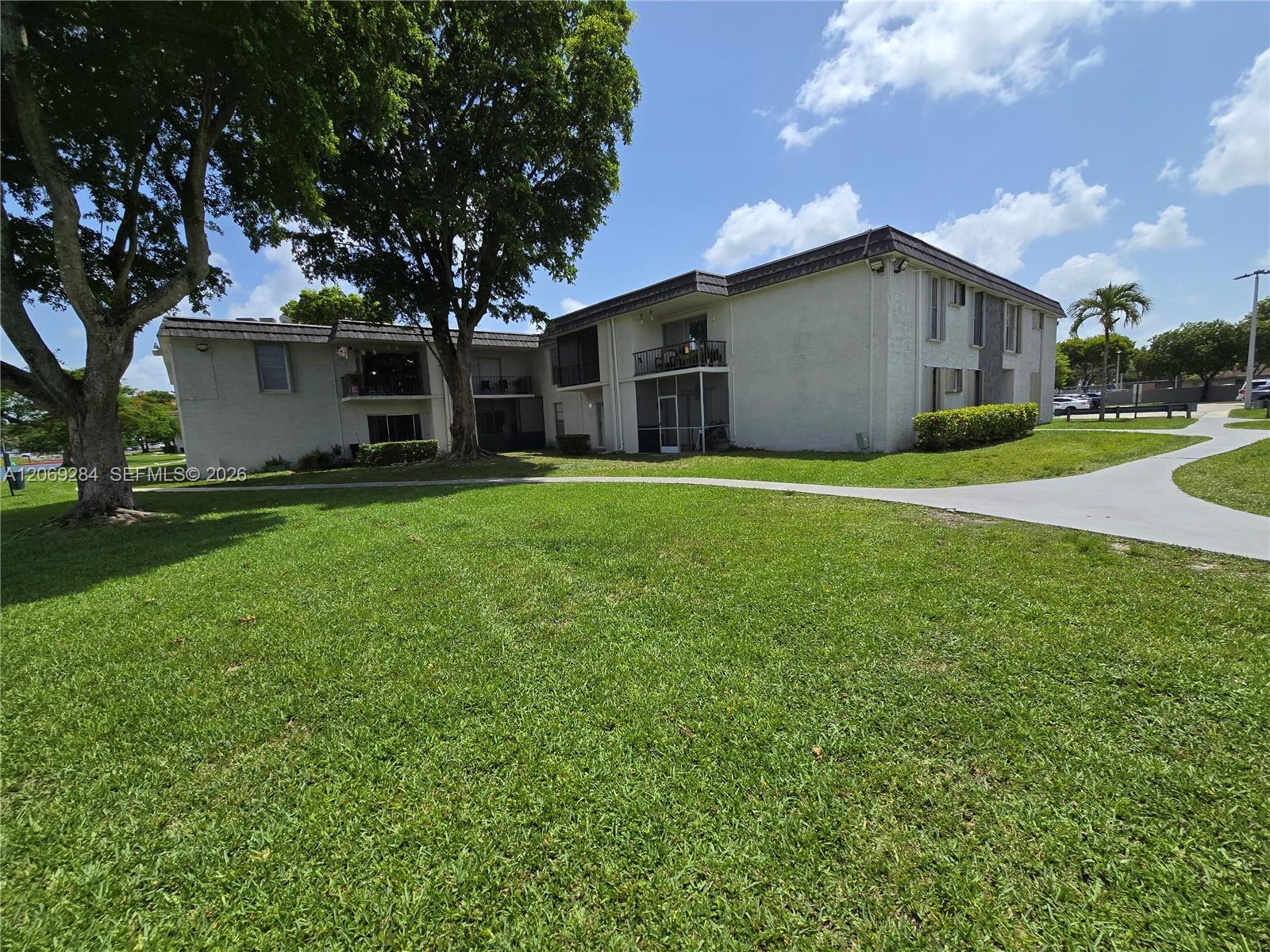 10375 N Kendall Drive J7 Property Photo 1