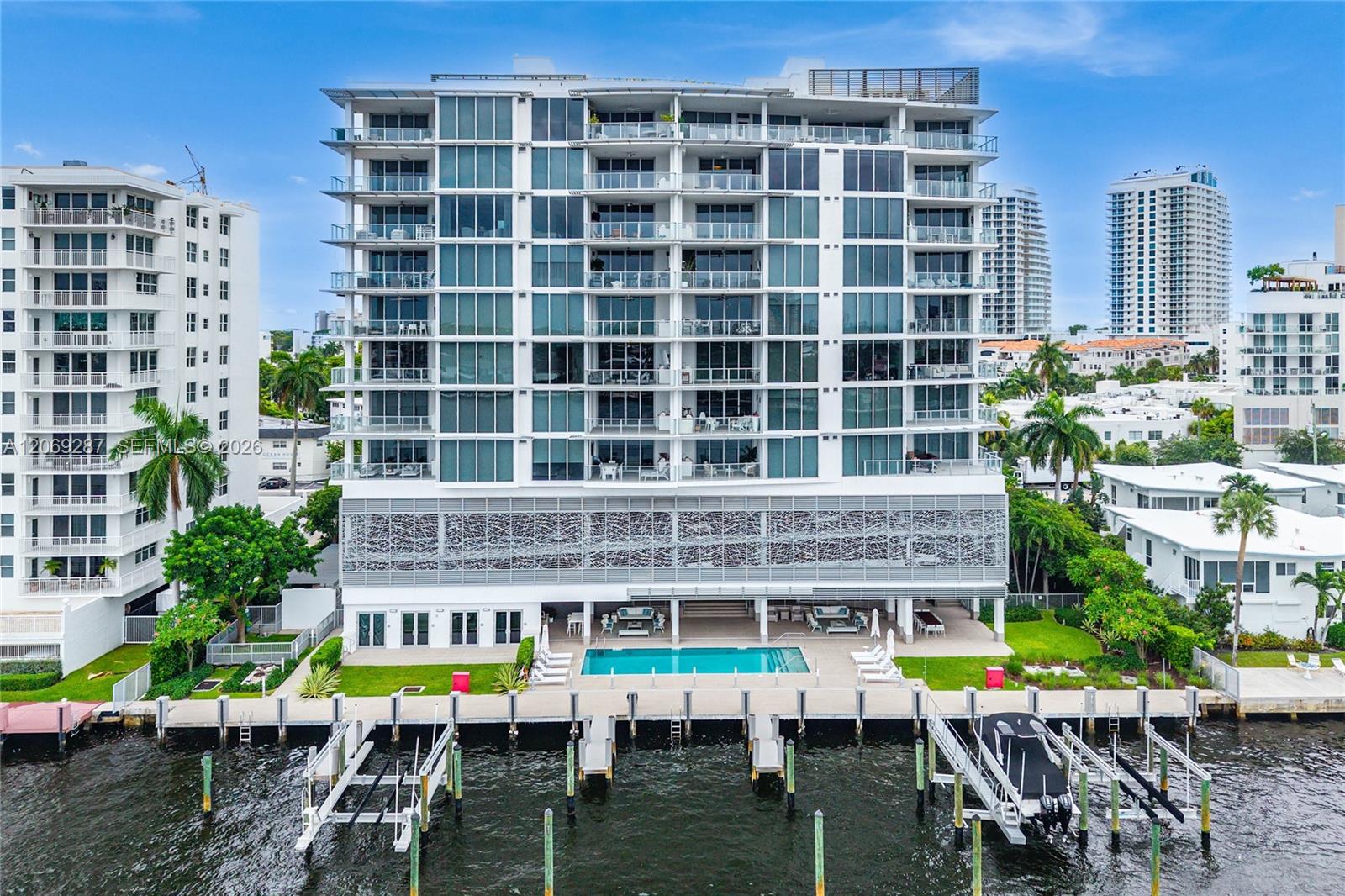 435 Bayshore Drive 703