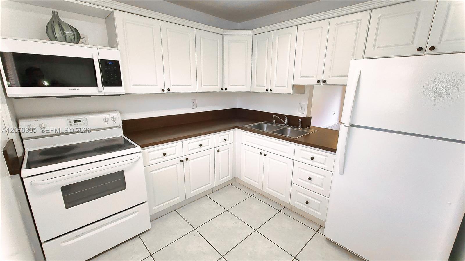 7910 Camino Real N314 Property Photo 3