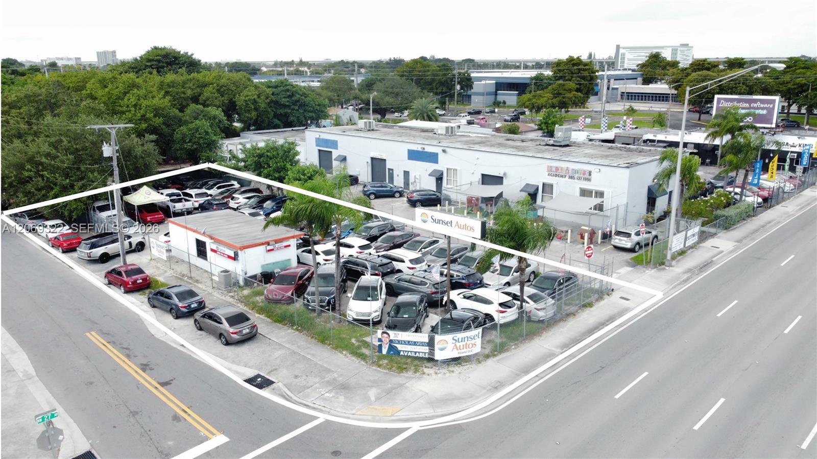 3100 Nw 27th Avenue Property Photo 6