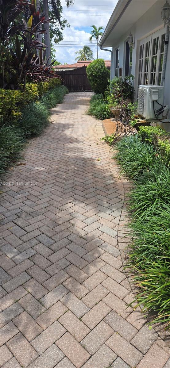 A12069367 Property Photo 3