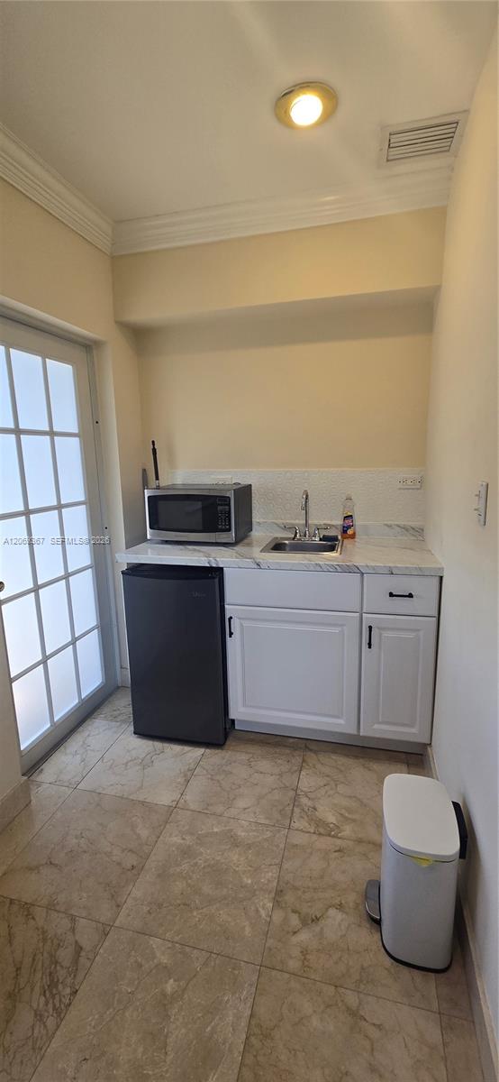 A12069367 Property Photo 7