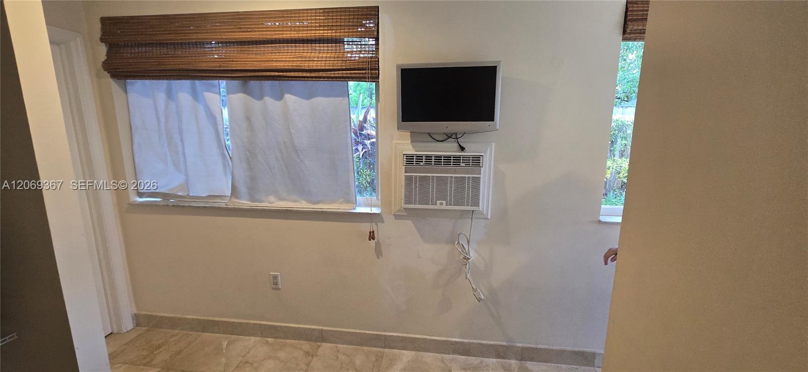 A12069367 Property Photo 14
