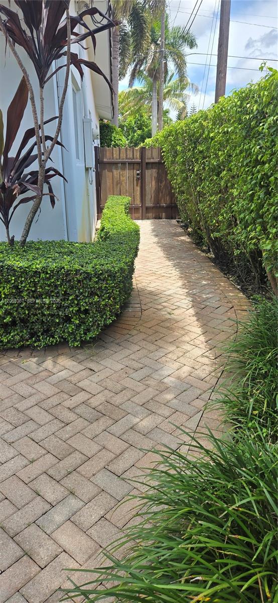A12069367 Property Photo 24