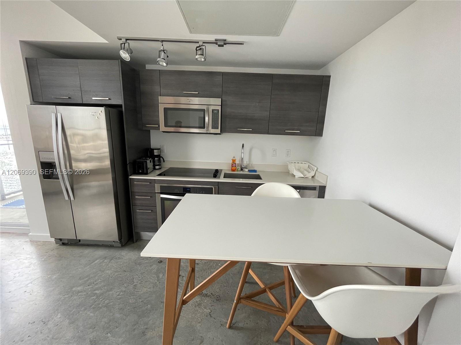 151 SE 1st Street 3004 Property Photo 1