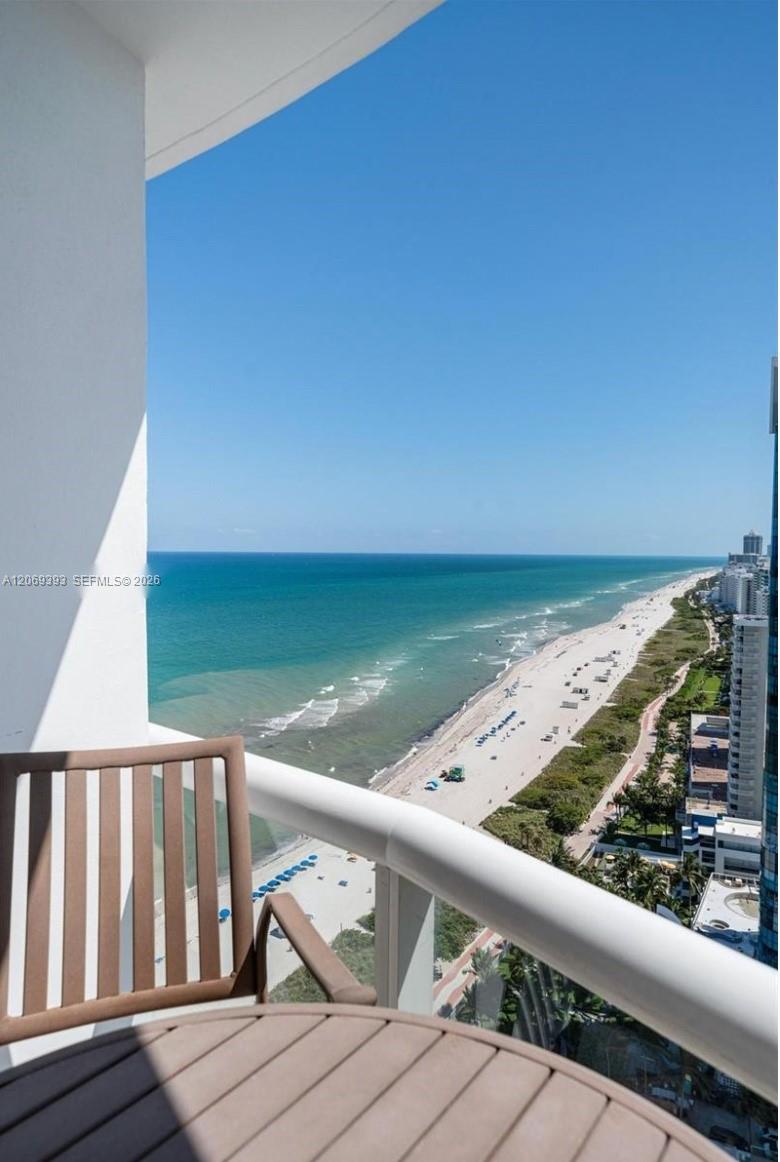 6365 Collins Avenue 2805 Property Photo 2