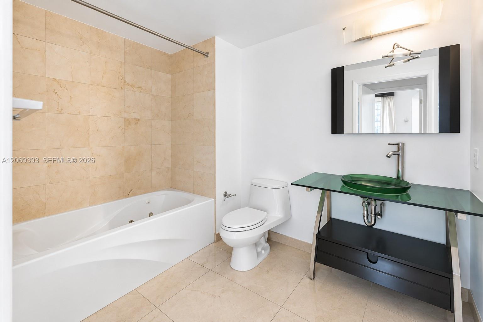 6365 Collins Avenue 2805 Property Photo 7