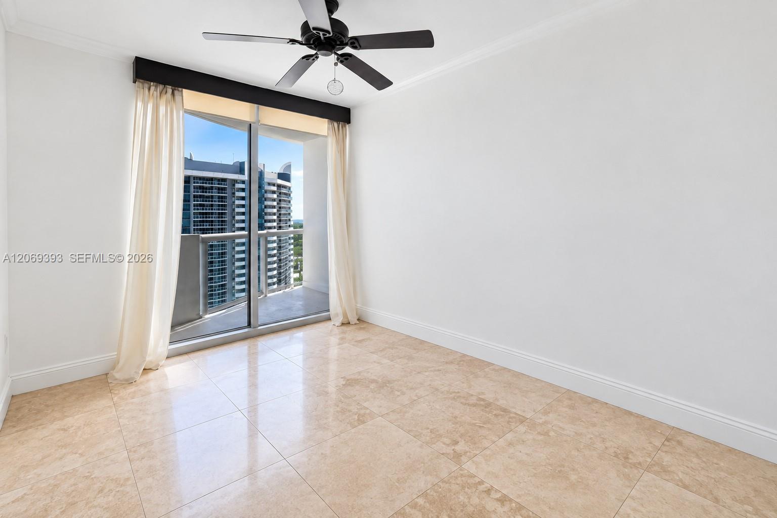 6365 Collins Avenue 2805 Property Photo 8