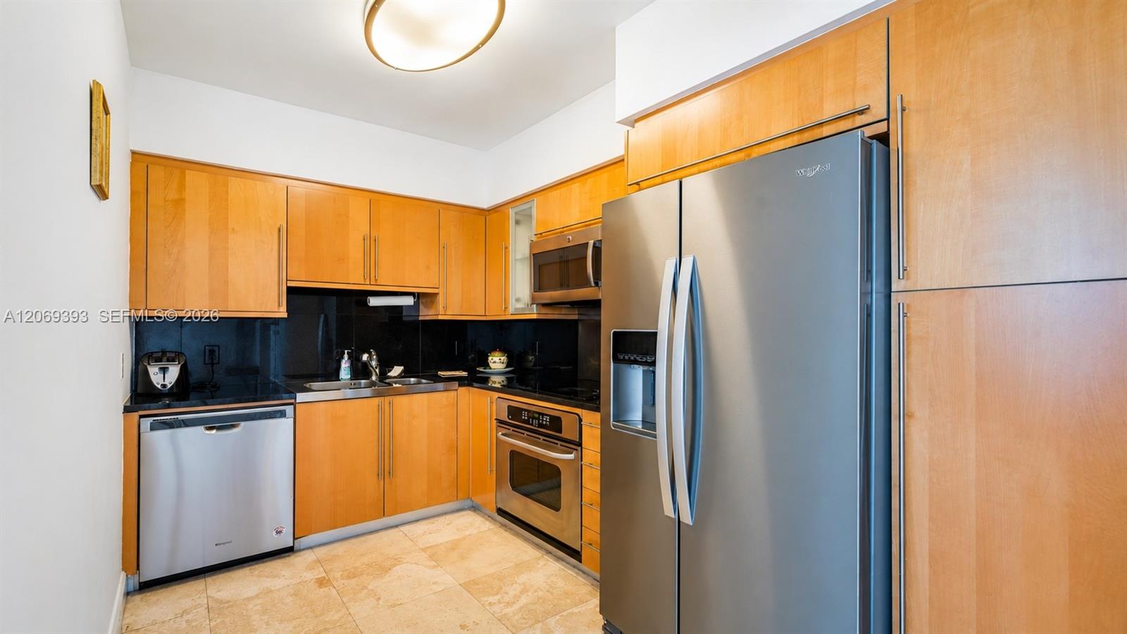 6365 Collins Avenue 2805 Property Photo 9