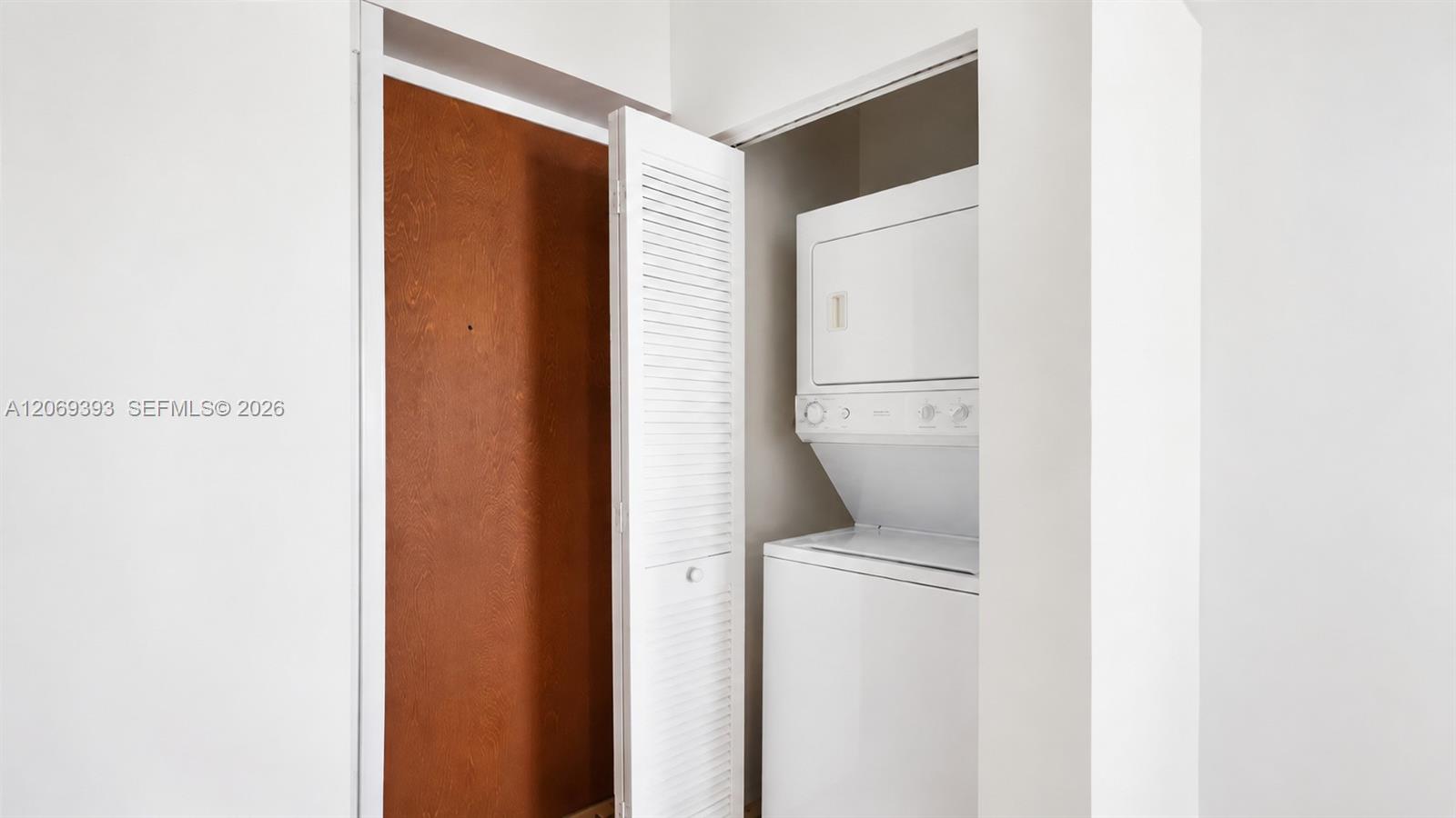 6365 Collins Avenue 2805 Property Photo 10