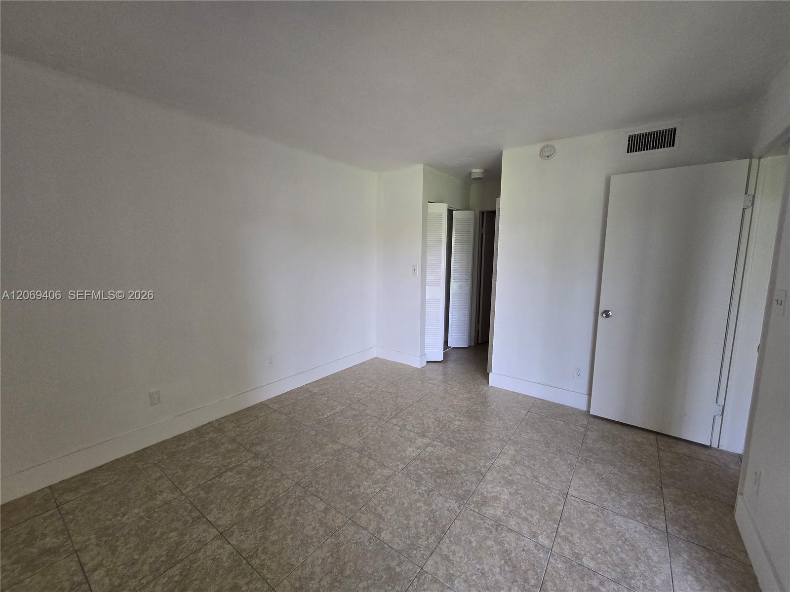 3396 Foxcroft Road 113 Property Photo 10