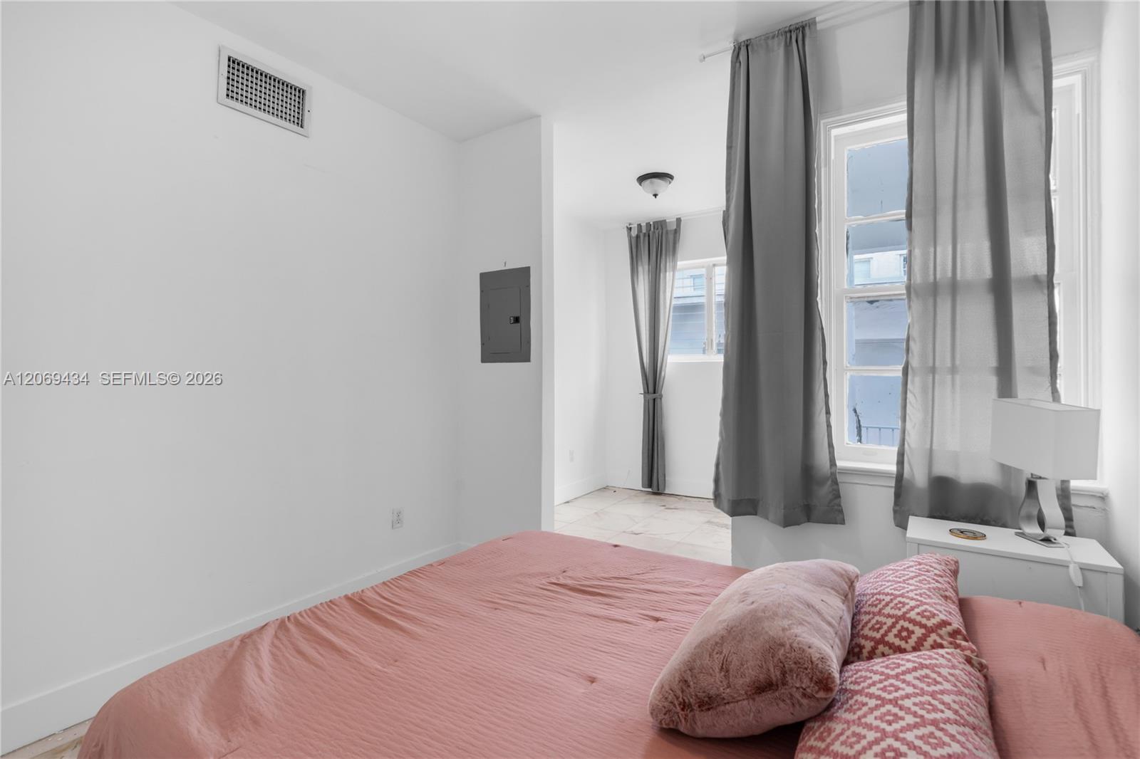 A12069434 Property Photo 6