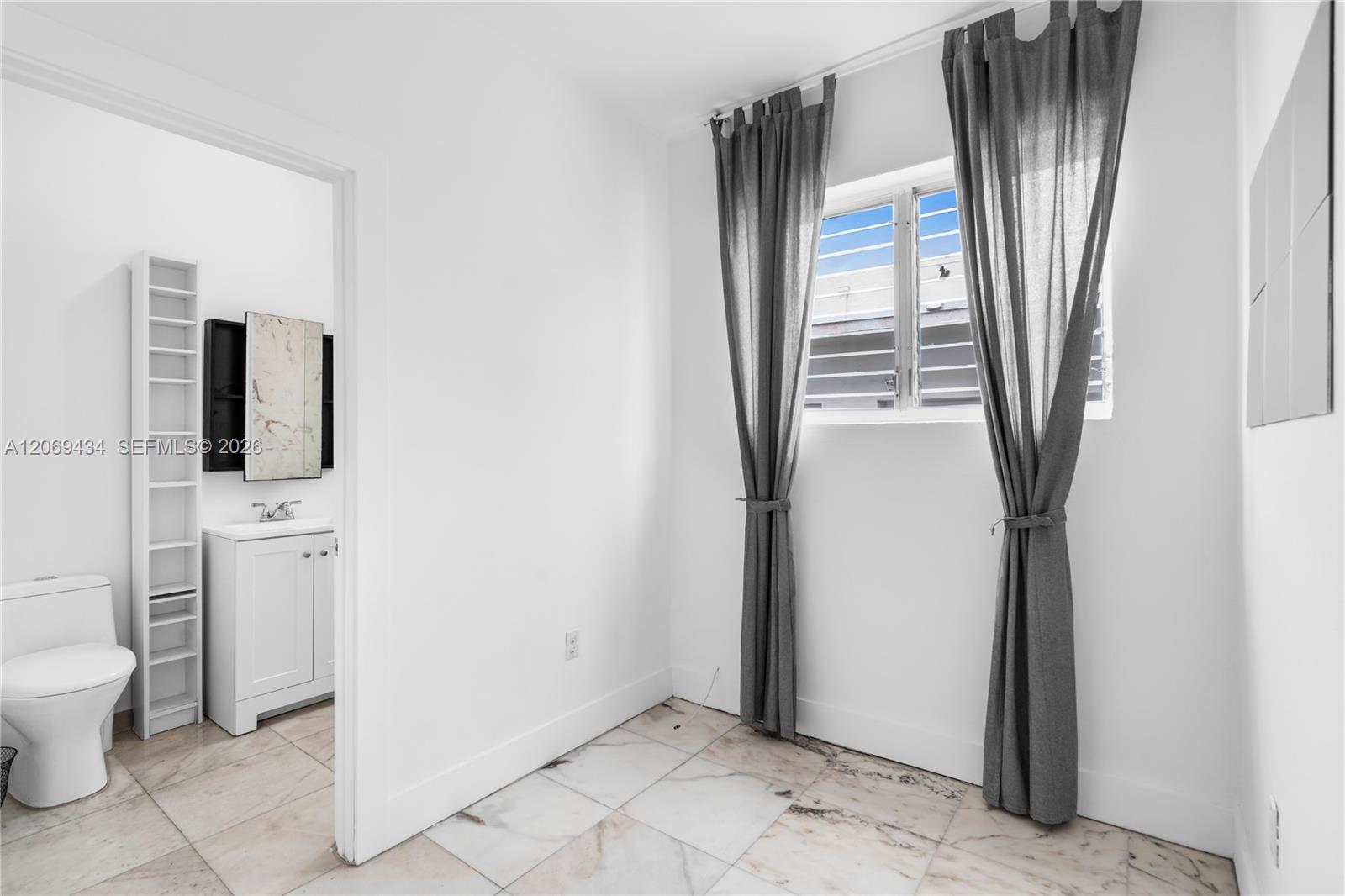 A12069434 Property Photo 7