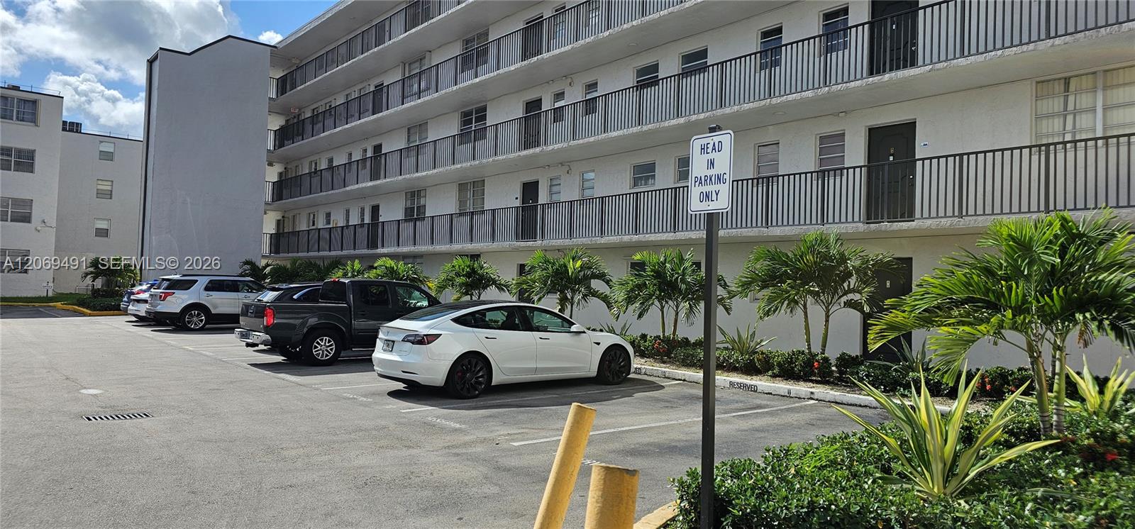 14170 Sw 84th Street 402-f Property Photo 2