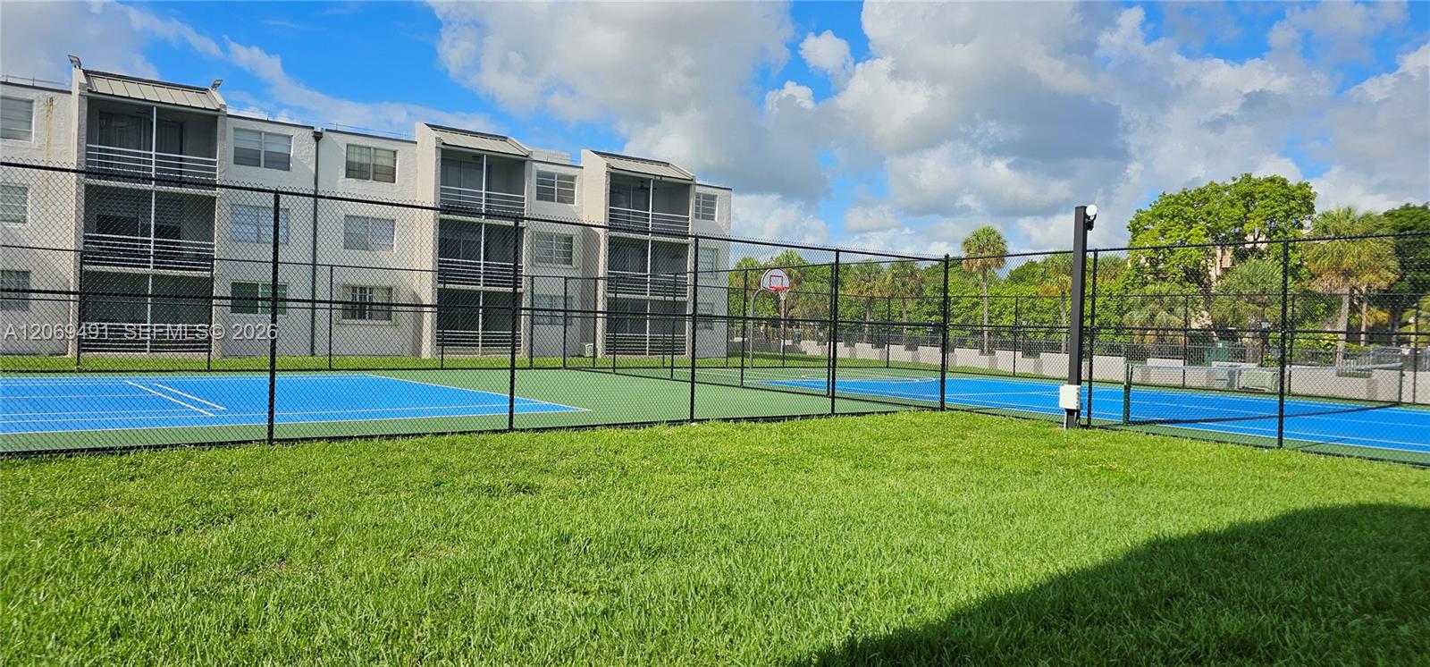 14170 Sw 84th Street 402-f Property Photo 4
