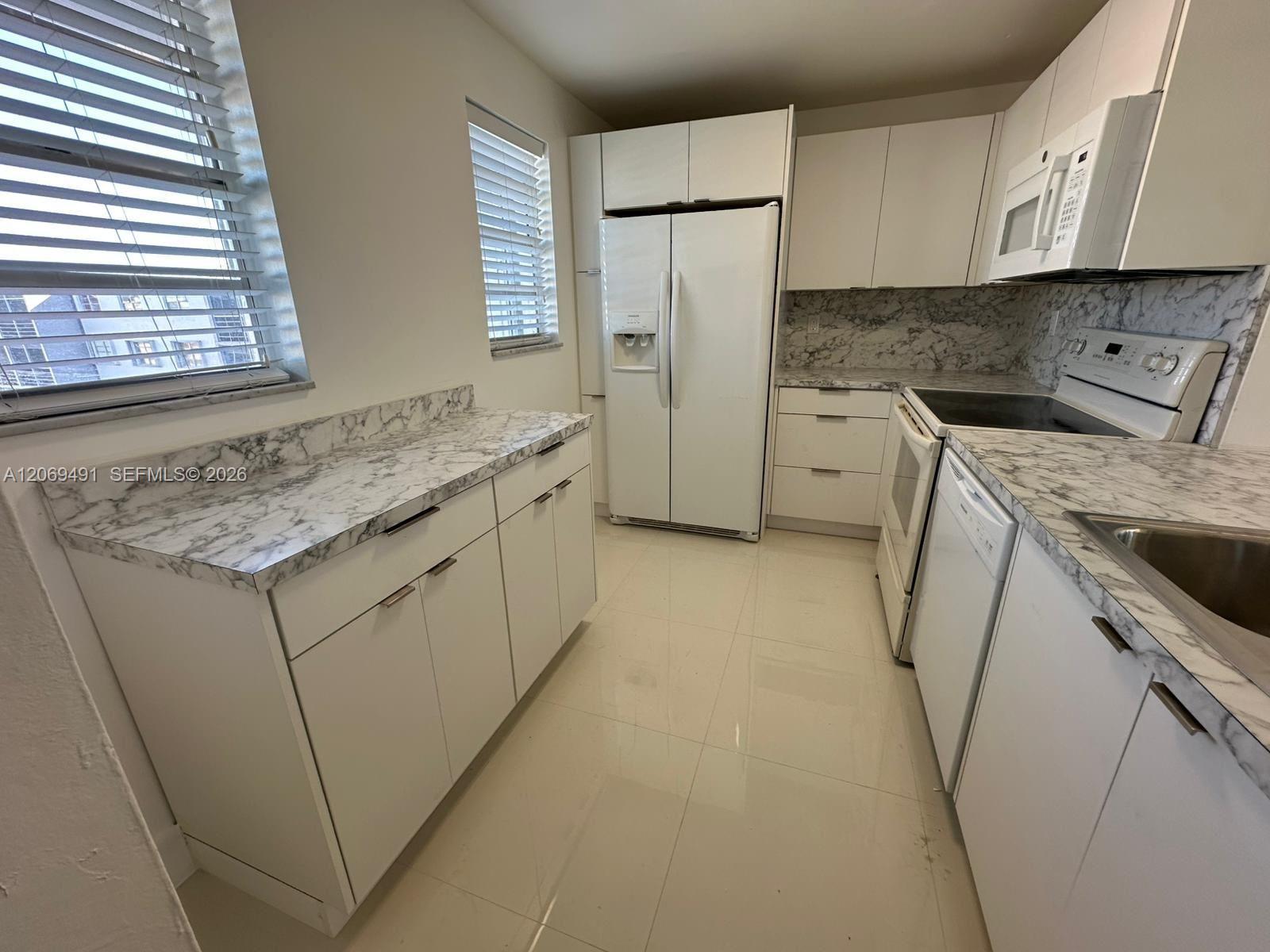 14170 Sw 84th Street 402-f Property Photo 8