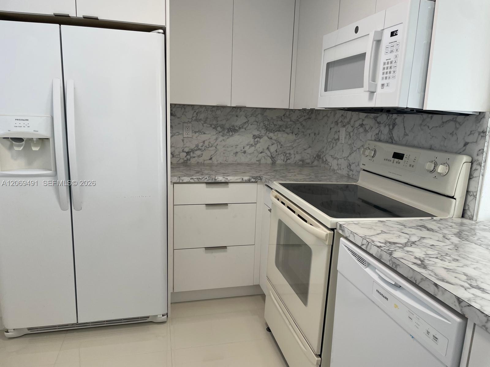 14170 Sw 84th Street 402-f Property Photo 21
