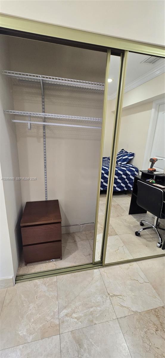 A12069560 Property Photo 5