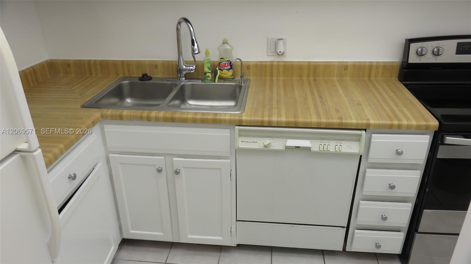 A12069571 Property Photo 4