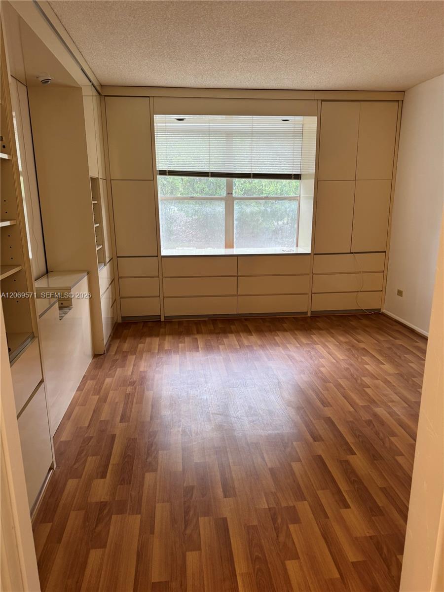 A12069571 Property Photo 19