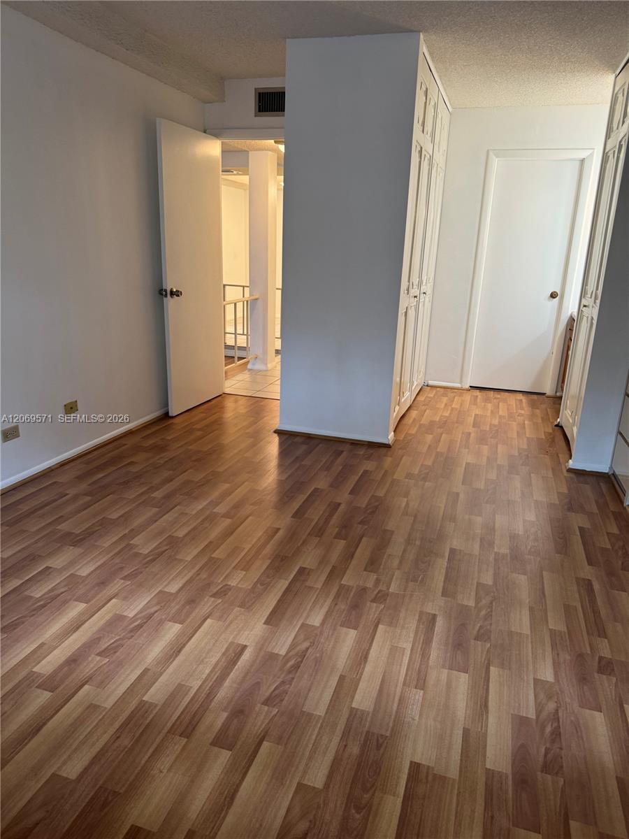 A12069571 Property Photo 20